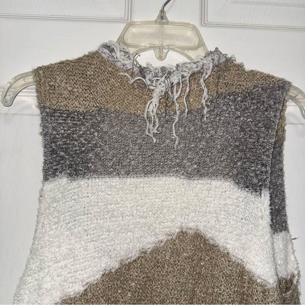Cato Multicolor Striped Fringe Distressed Knit Sleeveless Sweater Vest - Picture 10 of 11